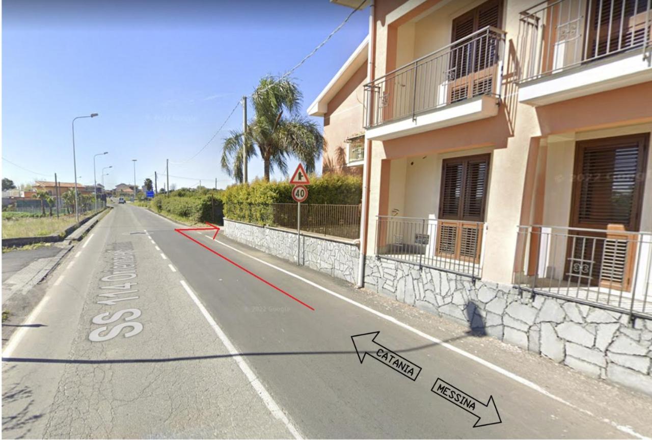דירות פיומפרדו די סיציליה Yellow House מראה חיצוני תמונה