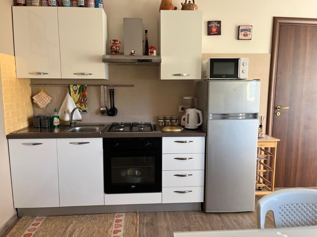 דירות פיומפרדו די סיציליה Yellow House מראה חיצוני תמונה
